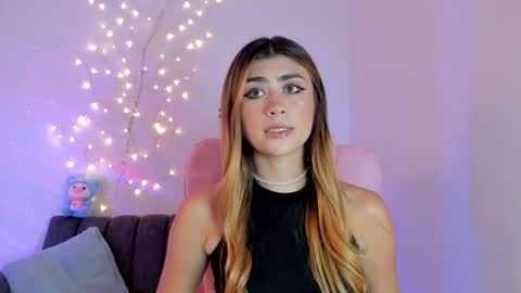 Dani Saenz online show from April 17, 2026, 9:07 pm