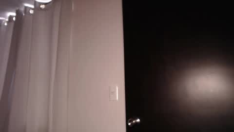 Lucia online show from November 20, 2025, 8:19 pm