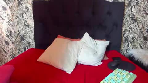 Snapshot of danielamonroe chatting on November 18, 2025, 8:46 pm danielamonroe online show from November 18, 2025, 8:46 pm