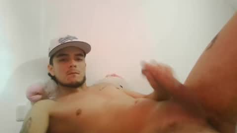 Snapshot of danielhot17 chatting on December 8, 2024, 5:01 pm DANIEL online show from December 8, 2024, 5:01 pm