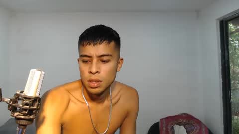 Snapshot of danielitopapii chatting on January 31, 2025, 5:21 pm danielitopapii online show from January 31, 2025, 5:21 pm