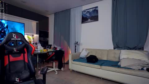 Snapshot of danielkraig_for_u chatting on February 12, 2026, 5:30 pm Daniel Kraig online show from February 12, 2026, 5:30 pm