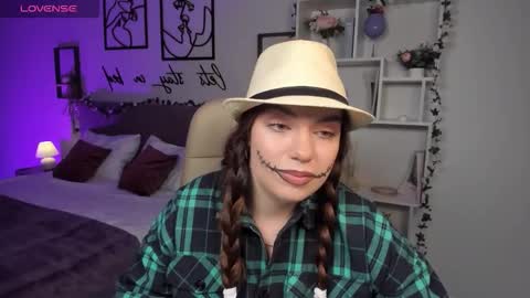 Daniella online show from October 22, 2025, 12:05 pm