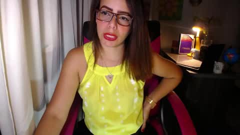 Snapshot of danielle_rose_ chatting on May 4, 2026, 2:13 pm Angie online show from May 4, 2026, 2:13 pm
