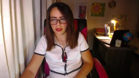 Snapshot of danielle_rose_ chatting on May 21, 2026, 5:31 pm Angie online show from May 21, 2026, 5:31 pm