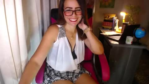 Snapshot of danielle_rose_ chatting on June 2, 2026, 3:03 pm Angie online show from June 2, 2026, 3:03 pm