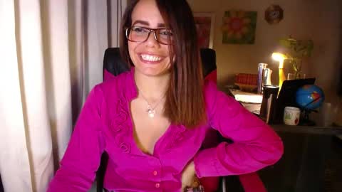 Snapshot of danielle_rose_ chatting on June 4, 2026, 5:52 pm Angie online show from June 4, 2026, 5:52 pm