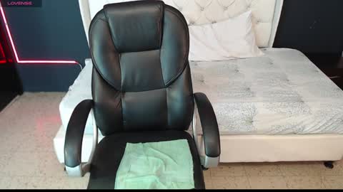 Danielle Smith online show from January 8, 2025, 9:21 am