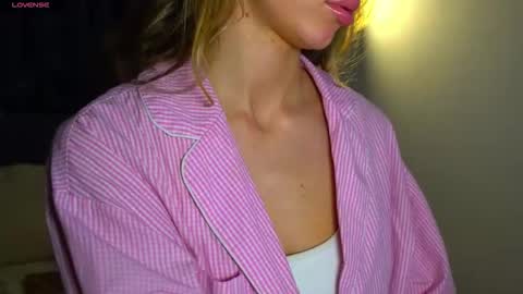 Danielle online show from March 27, 2026, 12:49 am