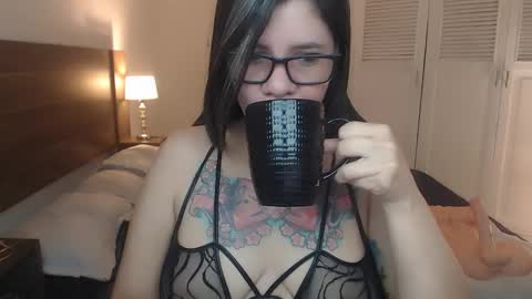 Snapshot of daniellerain chatting on June 2, 2026, 9:44 am daniellerain online show from June 2, 2026, 9:44 am