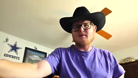 Snapshot of danielp_mod_cb chatting on October 31, 2025, 7:26 pm Daniel y. online show from October 31, 2025, 7:26 pm