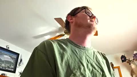 Snapshot of danielp_mod_cb chatting on December 2, 2025, 7:42 pm Daniel y. online show from December 2, 2025, 7:42 pm