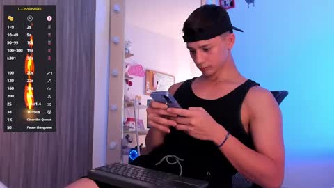 Daniels Cruz online show from March 10, 2025, 9:18 pm