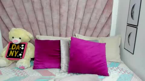   Danii Belluci  online show from March 1, 2026, 3:52 am