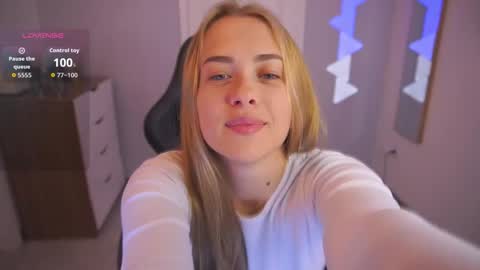 Hi my name is Anna. Please say hello I like to chat with you. If u have request use Tip option .Thank you online show from November 21, 2025, 12:43 am