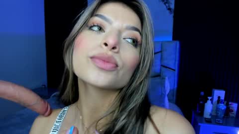 Dani Phonenix online show from December 18, 2024, 9:29 pm