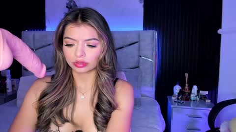 Dani Phonenix online show from February 8, 2025, 8:42 pm