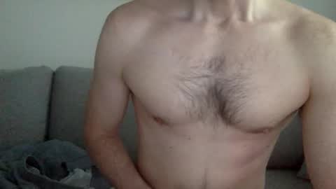 Snapshot of danishguysdicks chatting on February 27, 2026, 7:52 am Buzzy online show from February 27, 2026, 7:52 am