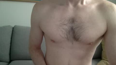 Snapshot of danishguysdicks chatting on April 10, 2026, 6:18 am Buzzy online show from April 10, 2026, 6:18 am