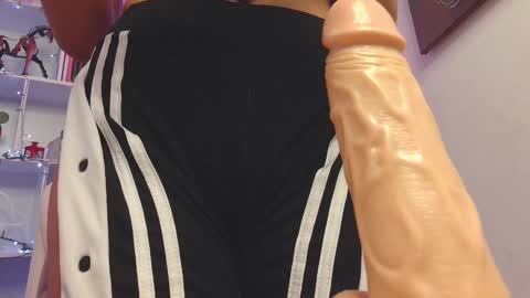 Snapshot of danmsel chatting on January 10, 2025, 4:01 am Pau online show from January 10, 2025, 4:01 am