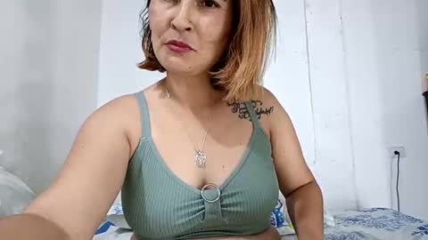 danna_isabela online show from March 12, 2026, 10:38 pm