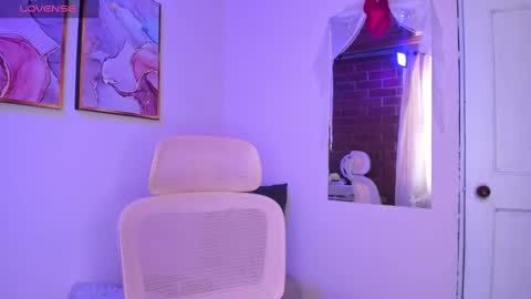 Danna Lovs online show from February 25, 2025, 7:14 pm