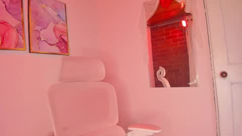 Danna Lovs online show from February 28, 2025, 11:25 am