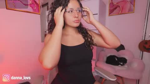 Danna Lovs online show from October 8, 2025, 5:43 pm