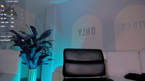 Danna Cruz  online show from December 29, 2024, 1:13 am