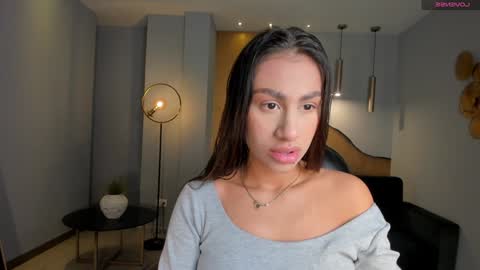 Danna Cruz  online show from February 8, 2025, 10:29 am