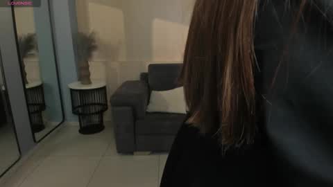 Danna Cruz  online show from January 13, 2026, 7:19 pm