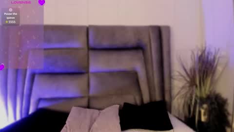 Danna online show from November 10, 2025, 7:02 pm