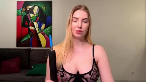 dannamissss online show from December 13, 2024, 2:43 am