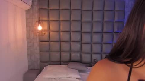 Danna online show from October 2, 2025, 12:01 pm