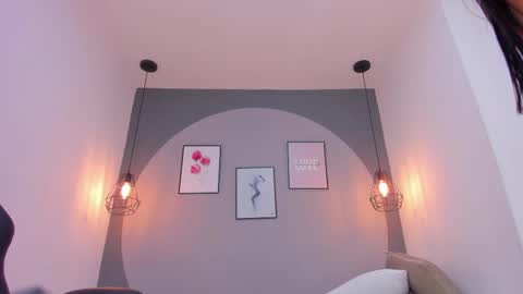 Danna online show from November 30, 2025, 2:21 pm