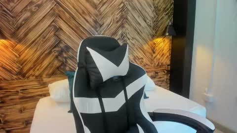 Snapshot of danne_bratz_ chatting on November 7, 2025, 7:25 pm D A N N A online show from November 7, 2025, 7:25 pm