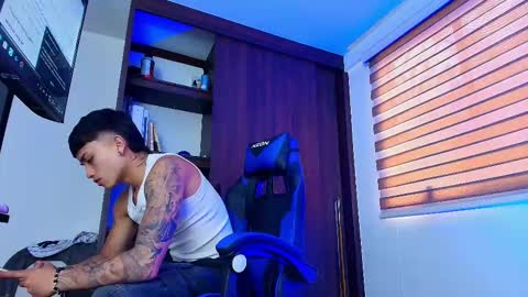 Snapshot of dannte_vel chatting on October 10, 2025, 7:46 pm Maximo online show from October 10, 2025, 7:46 pm