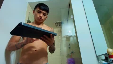 Snapshot of dannte_vel chatting on October 13, 2025, 1:33 pm Maximo online show from October 13, 2025, 1:33 pm