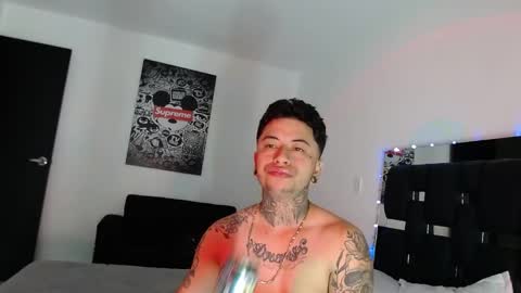 Snapshot of danny_stark chatting on January 18, 2025, 4:59 am Danny  online show from January 18, 2025, 4:59 am