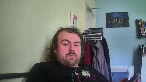 Snapshot of dannyb0y95 chatting on April 12, 2026, 12:10 pm Danny online show from April 12, 2026, 12:10 pm