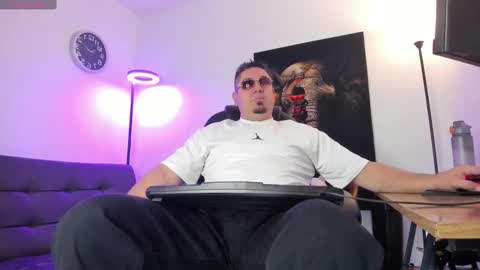 Snapshot of dante_bellini chatting on February 17, 2026, 1:40 pm dante_bellini online show from February 17, 2026, 1:40 pm