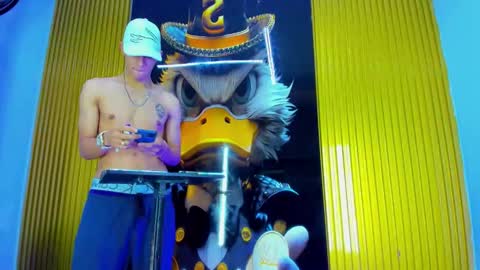 dante_brown1 online show from December 18, 2025, 5:46 am