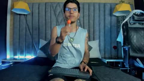 Snapshot of danteolsen chatting on March 1, 2026, 11:18 pm Dante online show from March 1, 2026, 11:18 pm