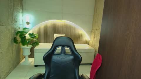 Dany online show from November 27, 2025, 1:24 pm