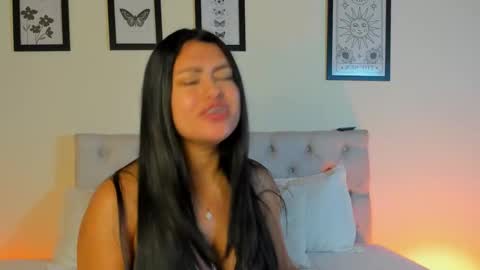 Antonella Mora online show from November 1, 2025, 12:29 pm