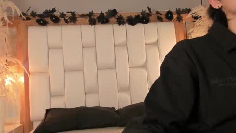 daphne_and_roger online show from January 7, 2026, 11:01 am