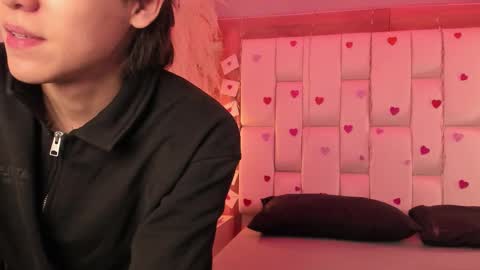 daphne_and_roger online show from February 18, 2026, 11:06 am