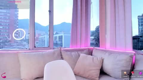 Snapshot of daphne_chers chatting on October 23, 2025, 8:18 pm daphne_chers online show from October 23, 2025, 8:18 pm