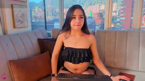 Snapshot of daphne_chers chatting on October 24, 2025, 8:27 pm daphne_chers online show from October 24, 2025, 8:27 pm