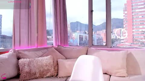 Snapshot of daphne_chers chatting on December 2, 2025, 8:37 pm daphne_chers online show from December 2, 2025, 8:37 pm